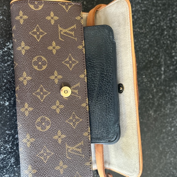 Authentic Louis Vuitton, envelope style 10”x4-1/2“ bag. - Picture 11 of 12